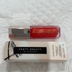 New Fenty beauty class bomb universal lip gloss, color Cheeky 07